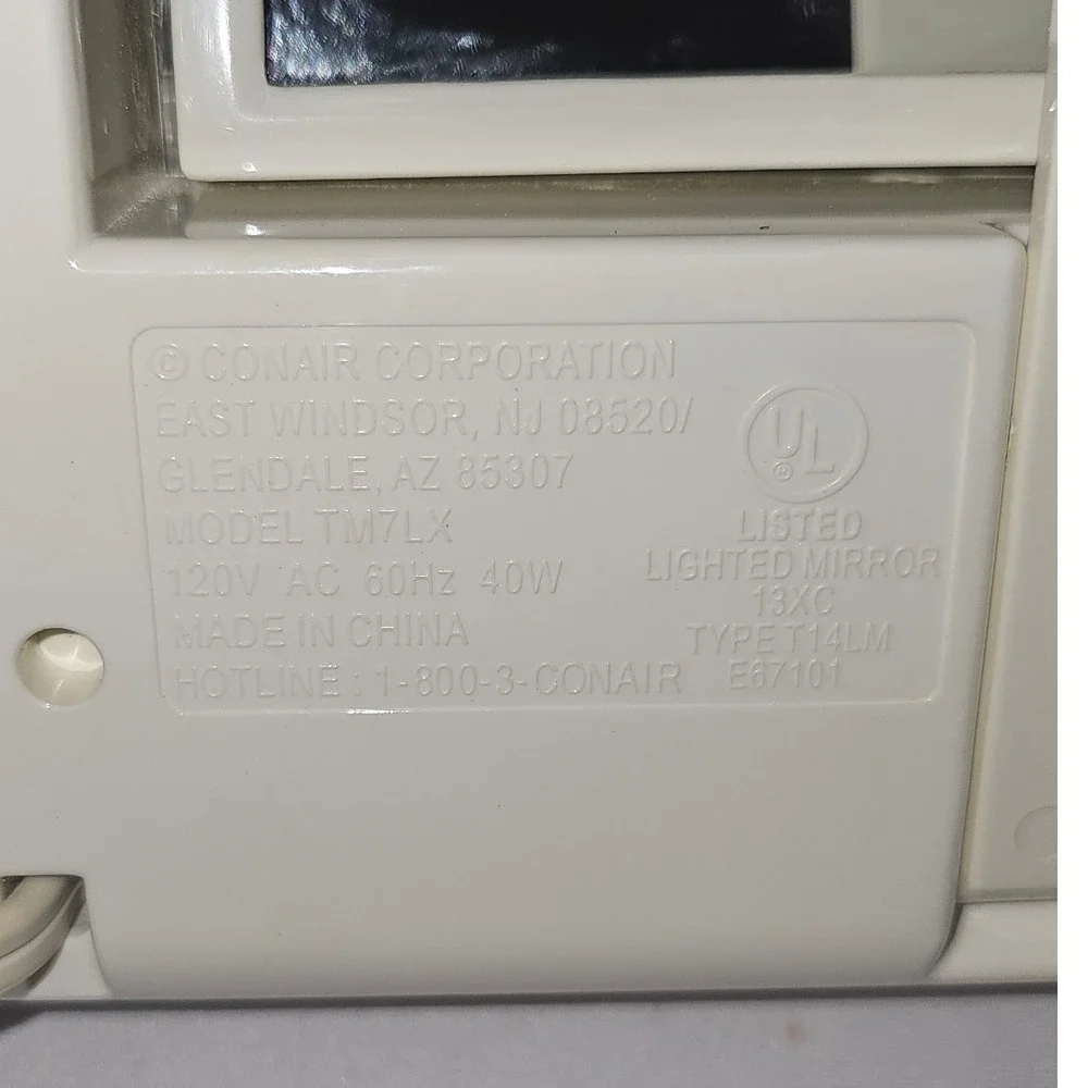 Conair TM7LX Tri-Panel Lighted Makeup Mirror White Tabletop Vanity 4 Settings